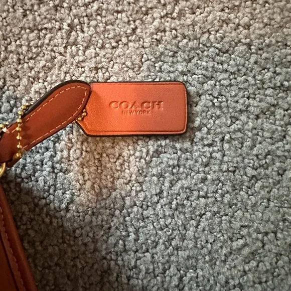 coach inspired swing zip bag - Picture 2 of 7